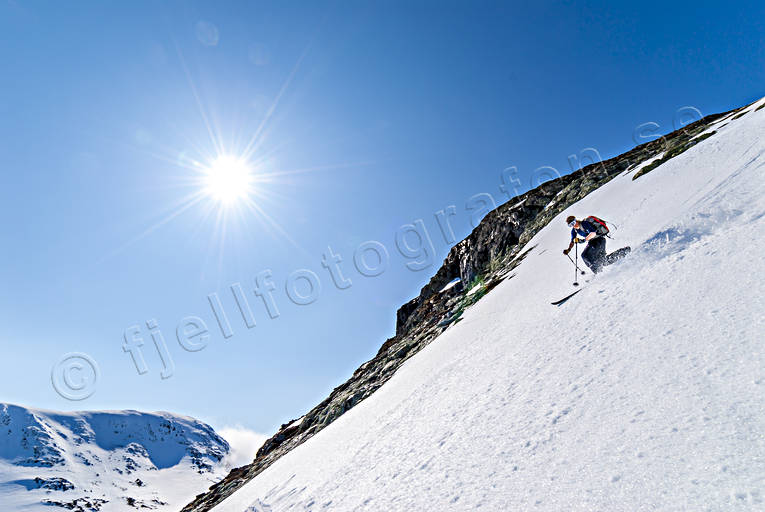 backcountry skiers, down-hill running, mountain, outdoor life, skier, skiing, telemark, winter, äventyr