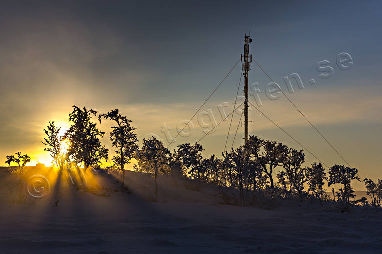 ambience, ambience pictures, atmosphere, communications, Jamtland, landscapes, mast, mobilmast, radio mast, season, seasons, sunrays, sunset, Visjvalen