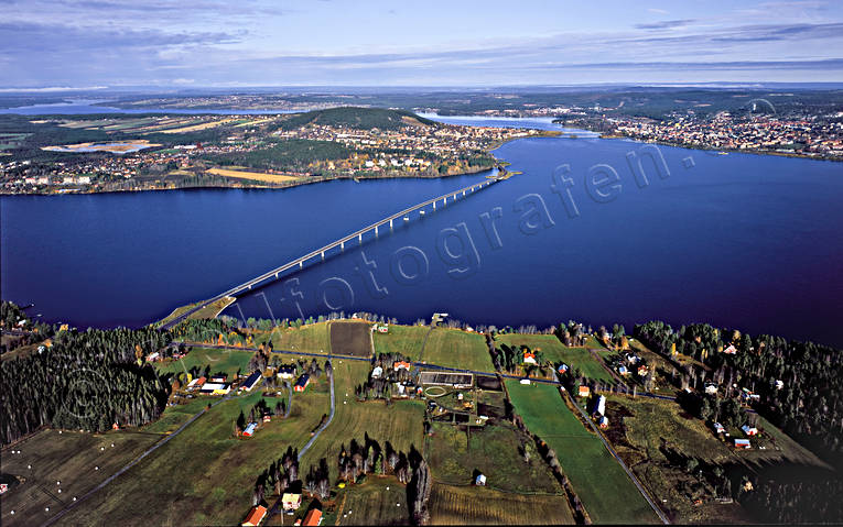 aerial photo, aerial photo, aerial photos, aerial photos, autumn, bridge, bridges, drone aerial, drnarfoto, Froson, Great Lake, Jamtland, Knytta, landscapes, Ostersund, stder, Vallsund Bridge, Vallsundet