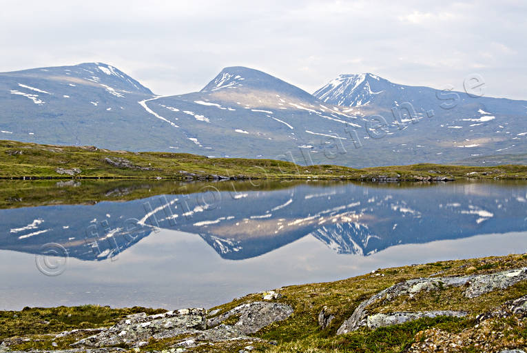 landscapes, Lapland, mountain, mountain lake, mountains, Padjelanta, reflection, reflects, Sarek, summer, Tjågnåristjåkkå, Vassjapakte, Vassjatjåkkå