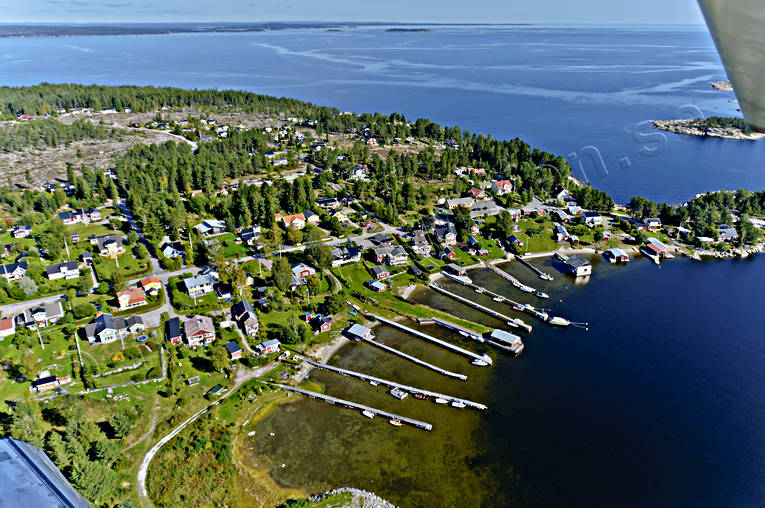 aerial photo, aerial photo, aerial photos, aerial photos, bridges, drone aerial, drönarfoto, Juniskär, landscapes, Medelpad, samhällen, seashore, small boat harbour, summer, villas