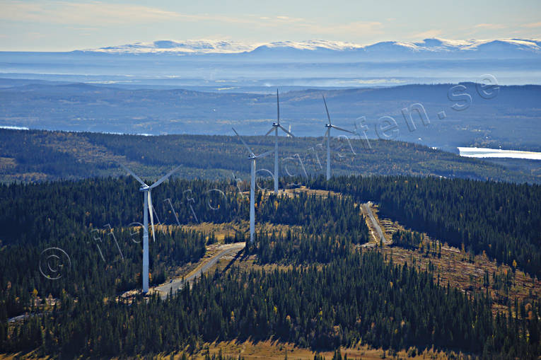 aerial photo, aerial photo, aerial photos, aerial photos, Almasa, ange, drone aerial, drnarfoto, electrical energy, electrical power, electricity production, energy, energy production, environment, environmental influence, Jamtland, landscapes, Offerdal, power plants, power production, Rshn, vindsnurra, vindsnurror, wind power, wind power plants, wind power plants, work