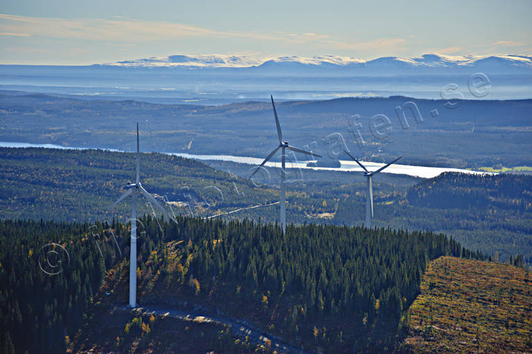 aerial photo, aerial photo, aerial photos, aerial photos, Almasa, ange, drone aerial, drnarfoto, electrical energy, electrical power, electricity production, energy, energy production, environment, environmental influence, Jamtland, landscapes, Offerdal, power plants, power production, Rshn, vindsnurra, vindsnurror, wind power, wind power plants, wind power plants, work