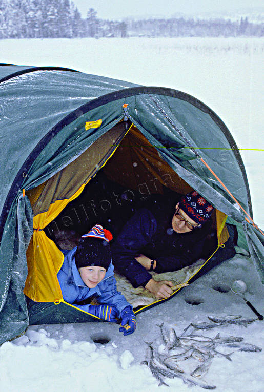 angling, camping, fishing, ice fishing, ice fishing, Lockne lake, Musviken, smling, Stefan, tent, whitefish, whitefish fishery, winter fishing