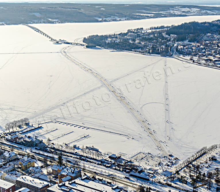 aerial photo, aerial photo, aerial photos, aerial photos, Badhusparken, drone aerial, drönarfoto, harbour, Jamtland, Ostersund, skridskobana, städer, tail-wind, winter, winter town