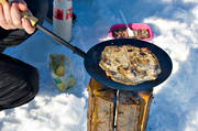 charcoal pancakes, fire, fire, flott, fried, friluftsmat, fry, luffarkamin, meal, muurika, outdoor life, pancake, pork, utemat, winter, ventyr