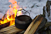 boil, camp fire, coffee, coffee pot, coffeemaking, fire, fire, firewood, fuel wood, forest life, outback life, outdoor life, snow, tar wood, tar-wood-stump, törved, warm, heat, warmth, wild-life, winter, äventyr