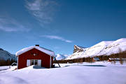 Aktse, cottage, Kungsleden, landscapes, Lapland, national park, Rapa Valley, red, Sarek, Sarek nationalpark, Skierfe, snow, sun, white, winter