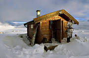 alpine hunter, alpine hunting, hunting, hytte, mountain hut, mountains, ptarmigan, sami cottage, smeltery, vinterjakt ripa, vinterripa, white grouse hunt, winter